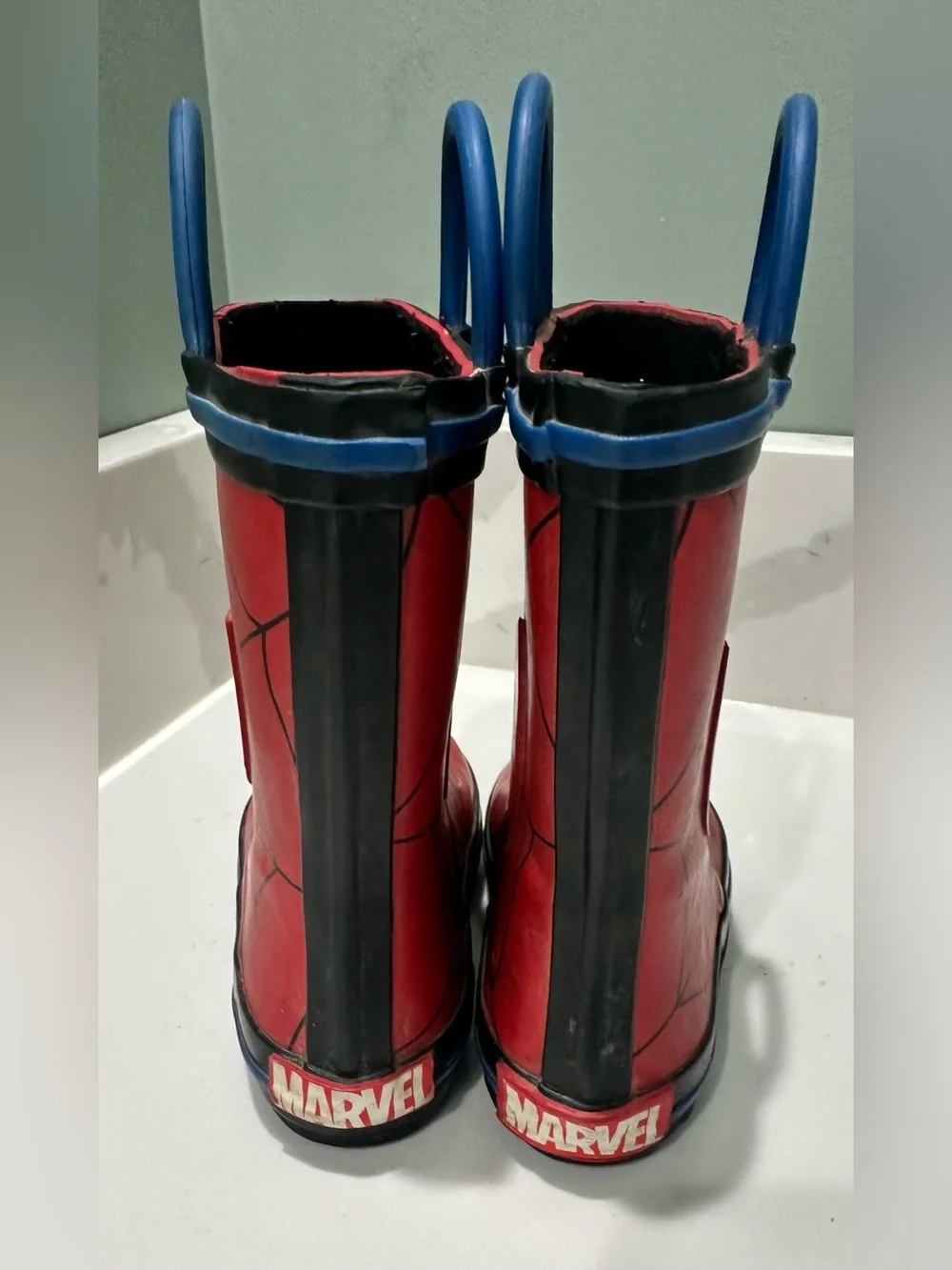 Marvel Spider-Man Rain Boots Pull On Kids Size 5/6  Waterproof